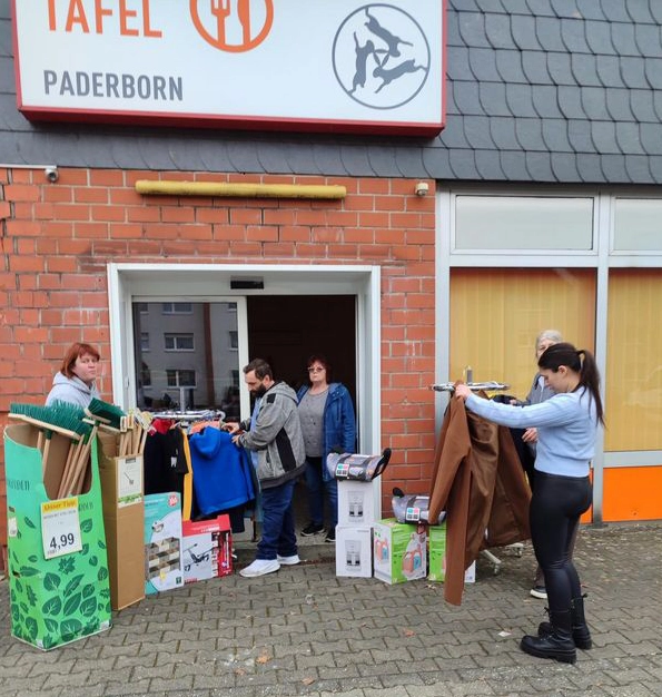 Tafel Lädchen in Paderborn - Haushaltsartikel und Kleidung